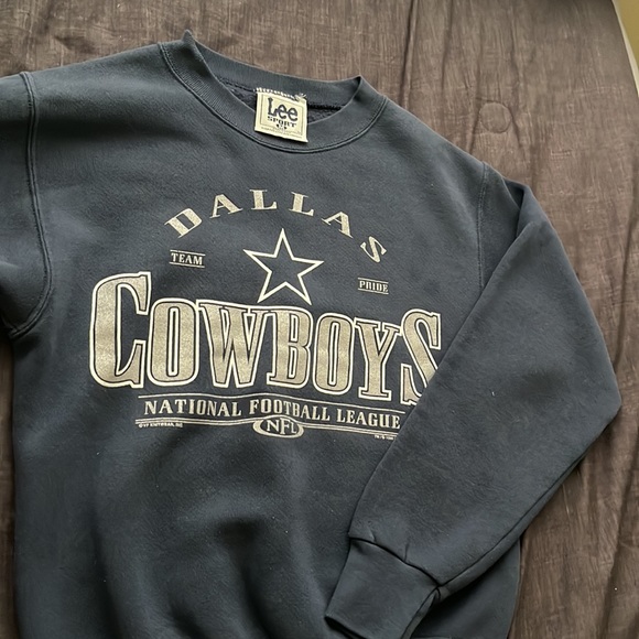 Dallas Cowboys shirt - Picture 2 of 3